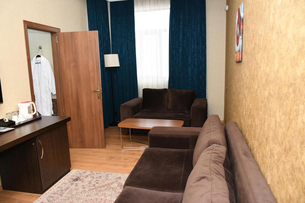 Square Baku Hotel エクステリア 写真